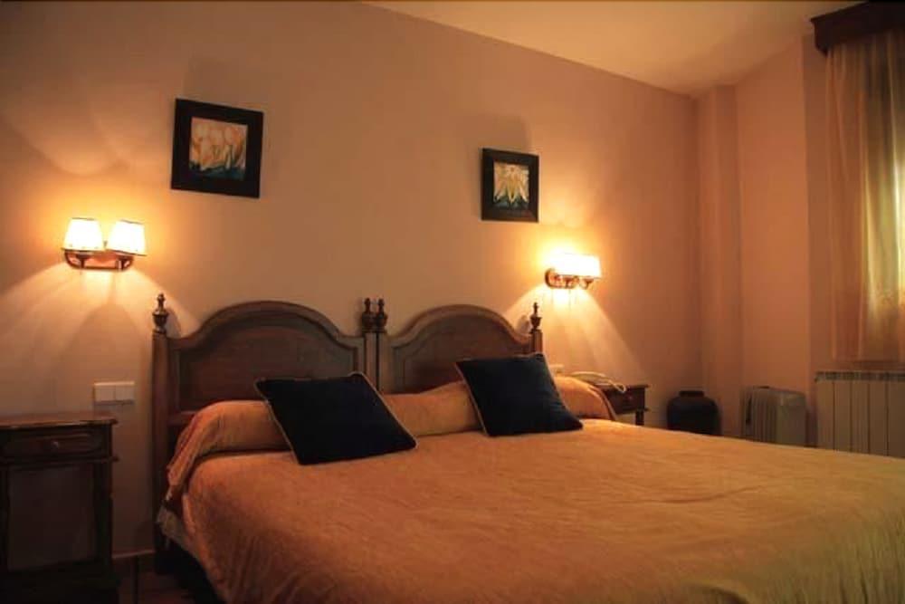 Hotel Patri Уескар Екстер'єр фото