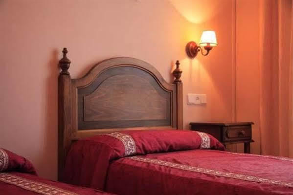 Hotel Patri Уескар Екстер'єр фото